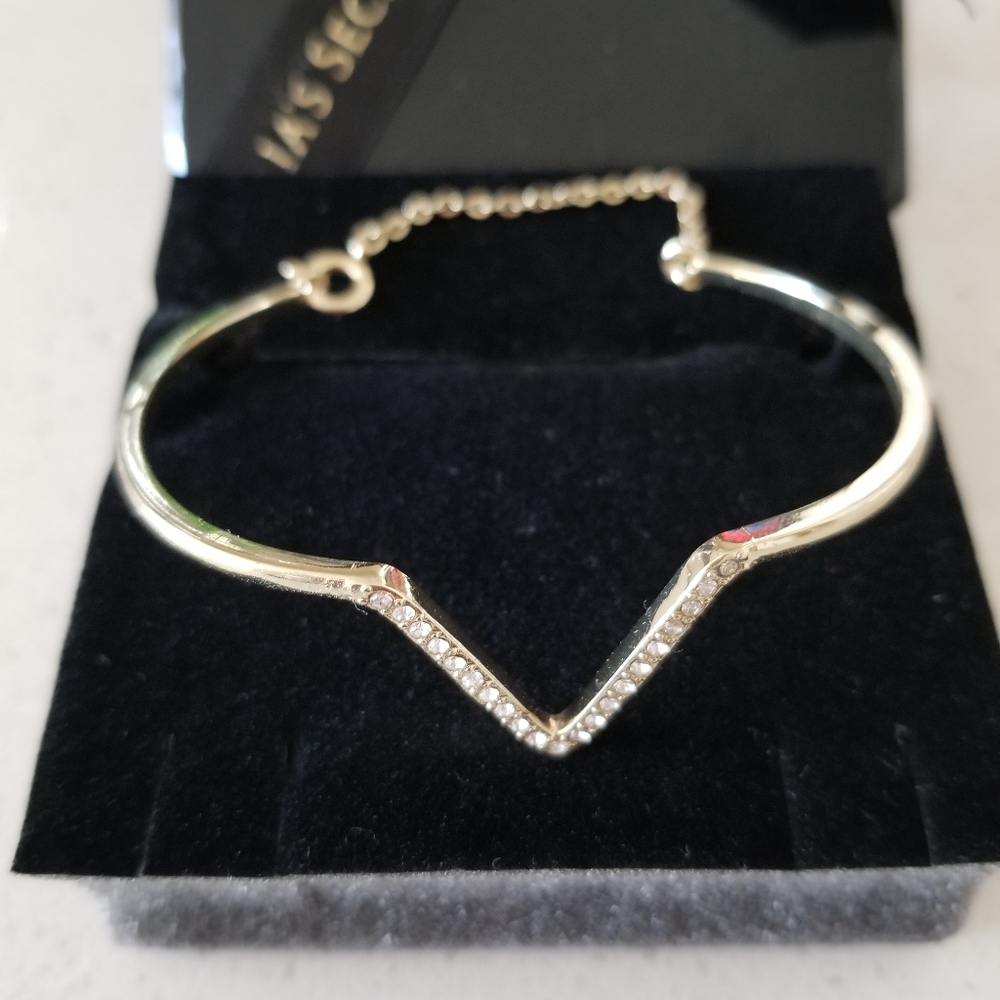 VS Bangle Bracelet